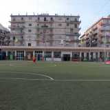 ...mentre sul campo da calcio due squadre stanno per iniziare una partita